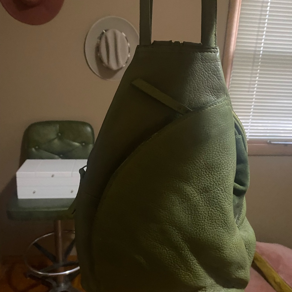 Free people green purse/backpack sling bag! Used once/like new condition!